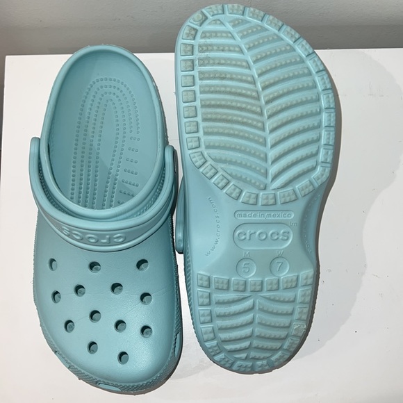 Pure Water Crocs - Picture 5 of 5